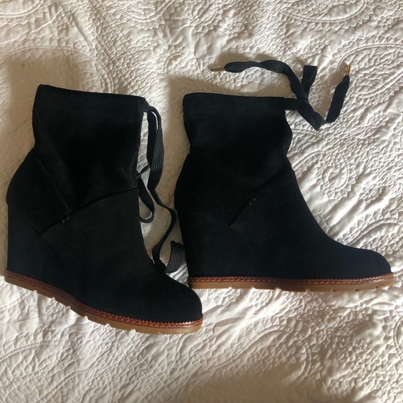 New Kate Spade Saunders Suede Booties - Picture 5 of 7